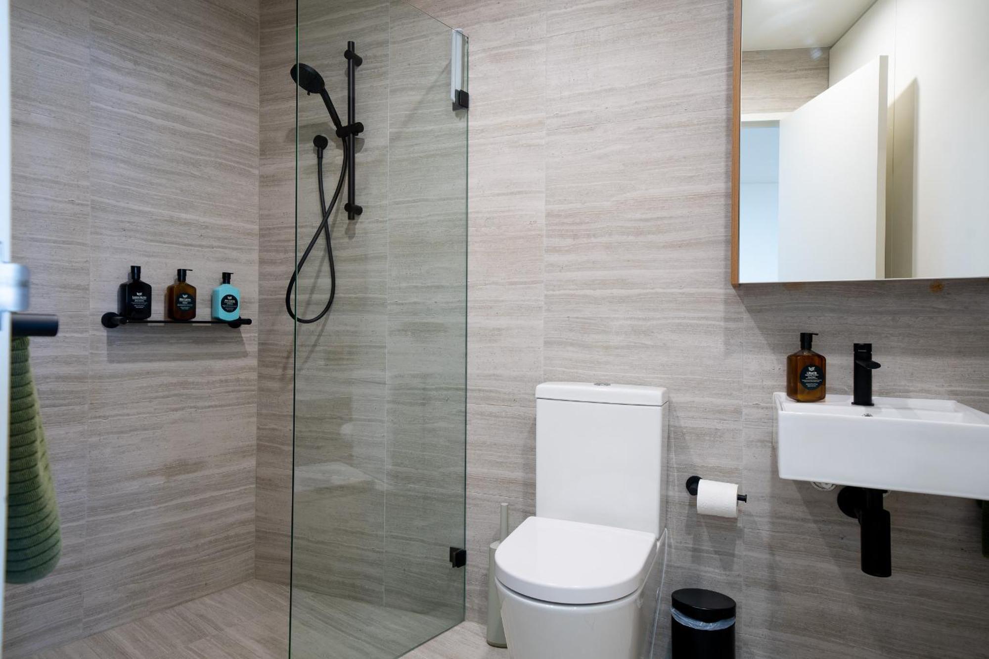 Apartment Executive - *